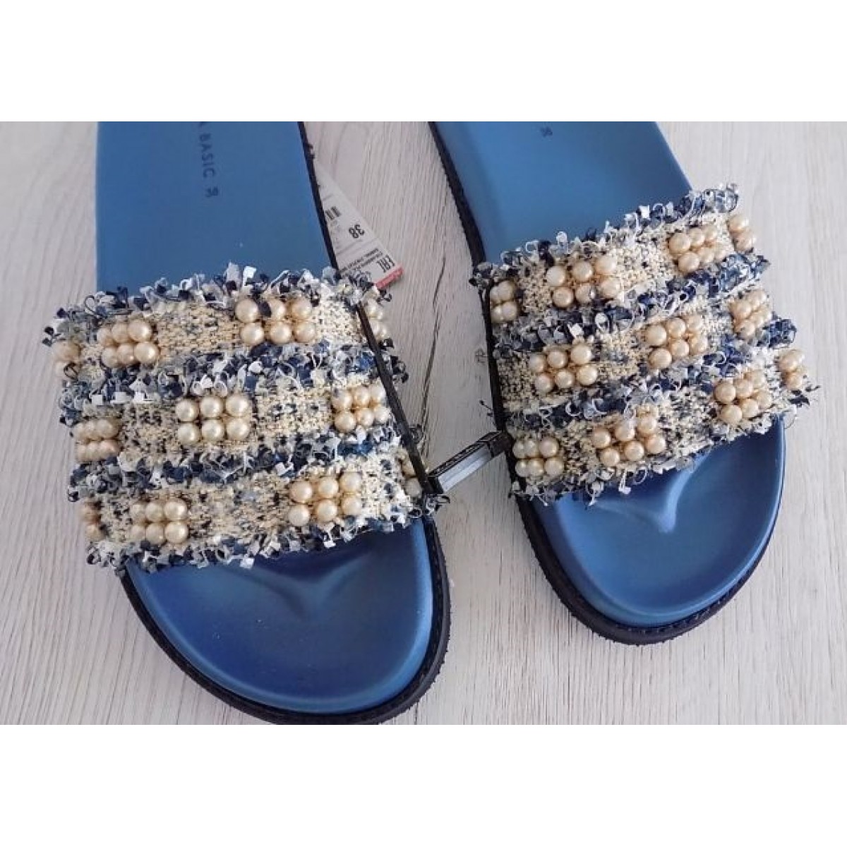 Zara slides best sale with beads